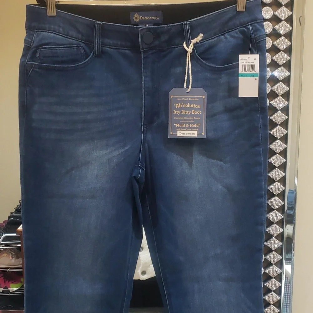 Nwt Size 16 and Democracy Women's Blue Jeans - Picture 5 of 13